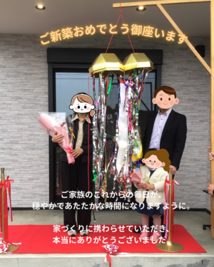 「現場で仕上げるのは、自社の大工職人です。」 図面だけでは分からない部分も、 実際の暮らしを思い浮かべながら手を入れています。 - 5.PNG